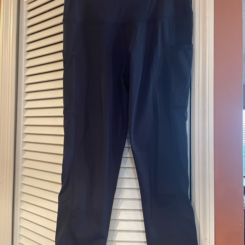 Women’s crop leggings